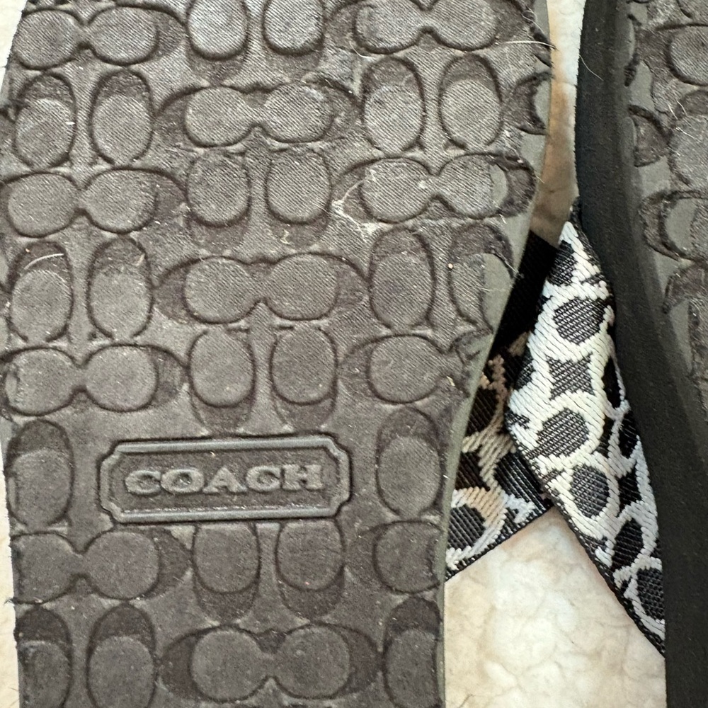 COACH. Black and White Flip Flops - Picture 5 of 6